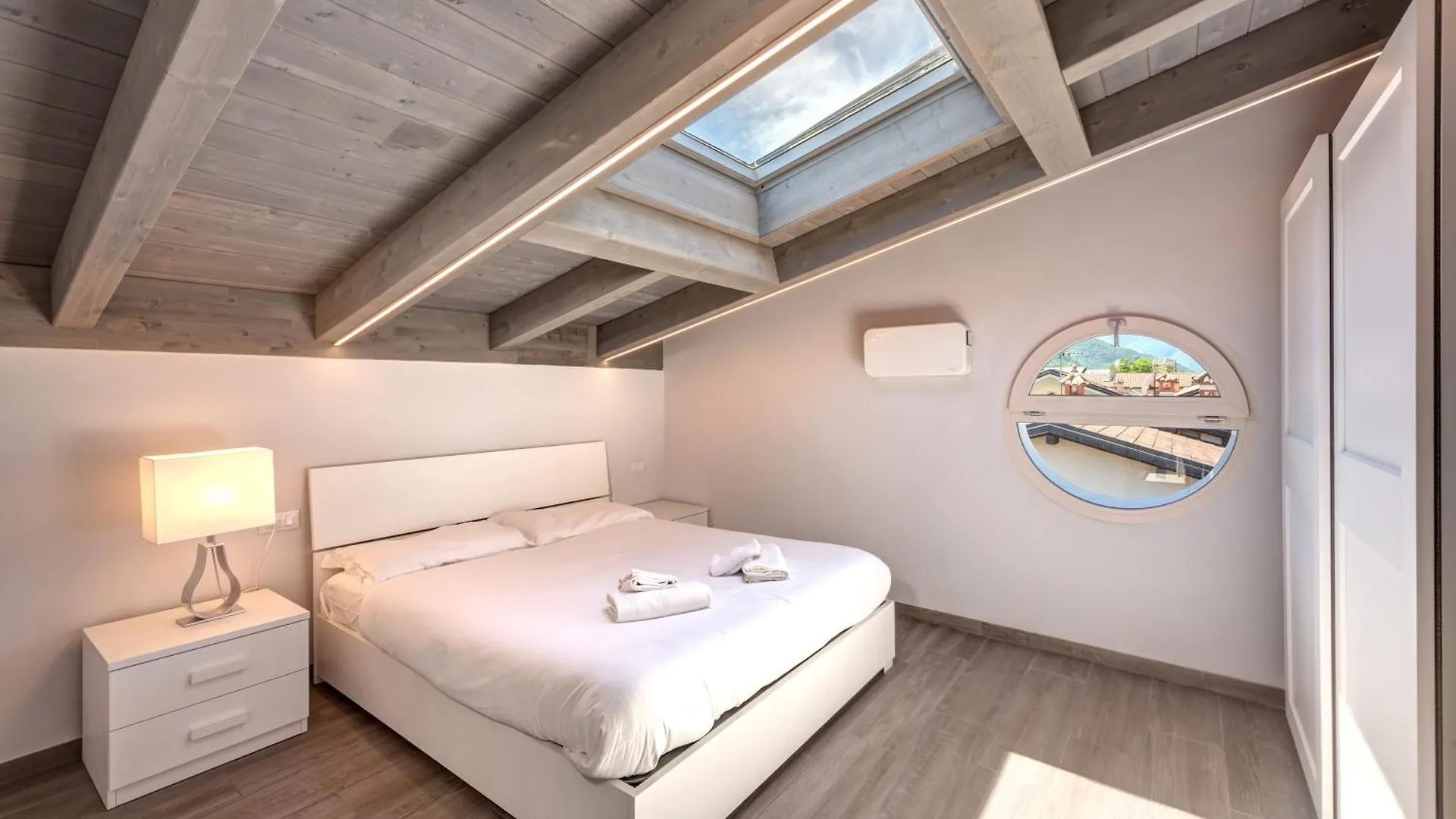 Villa Family With Pool And Amazing Panoramic Penthouse Colico Holiday home