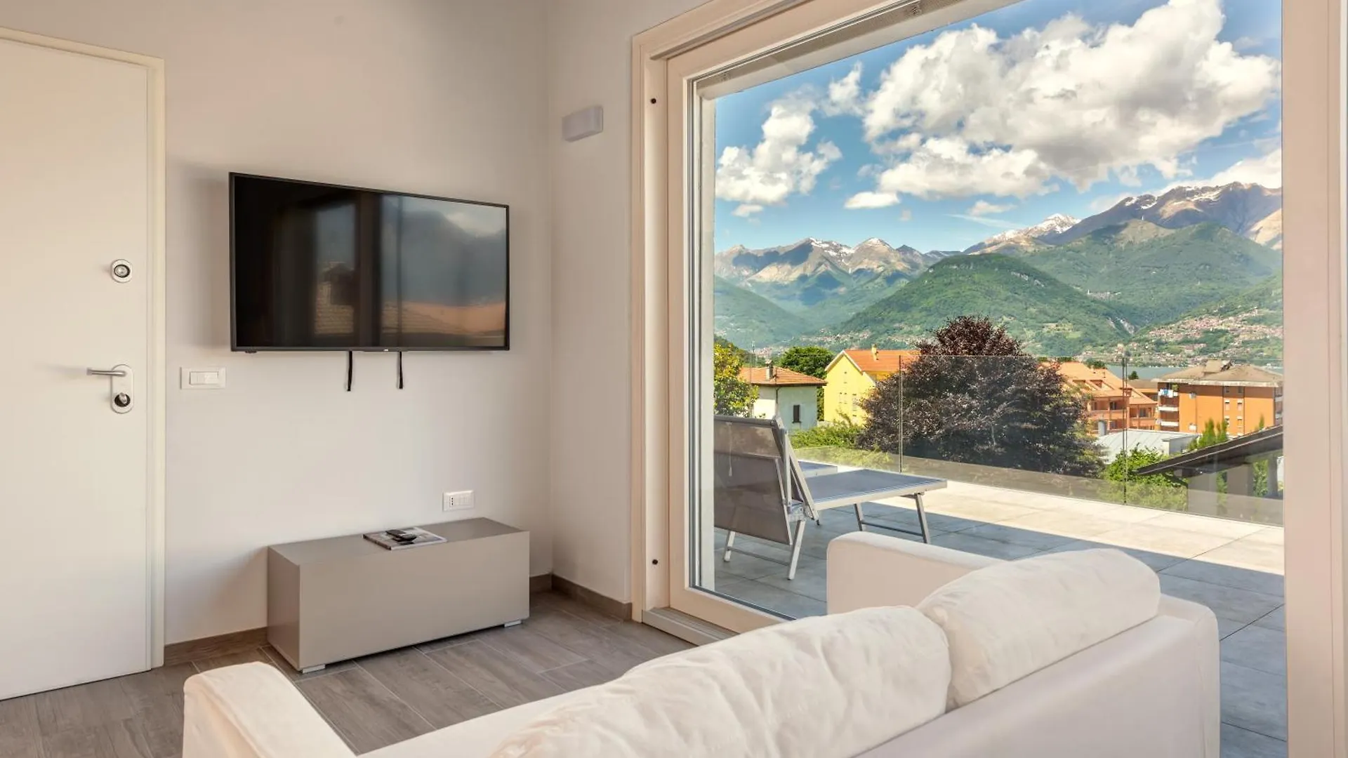 Villa Family With Pool And Amazing Panoramic Penthouse Colico Italy
