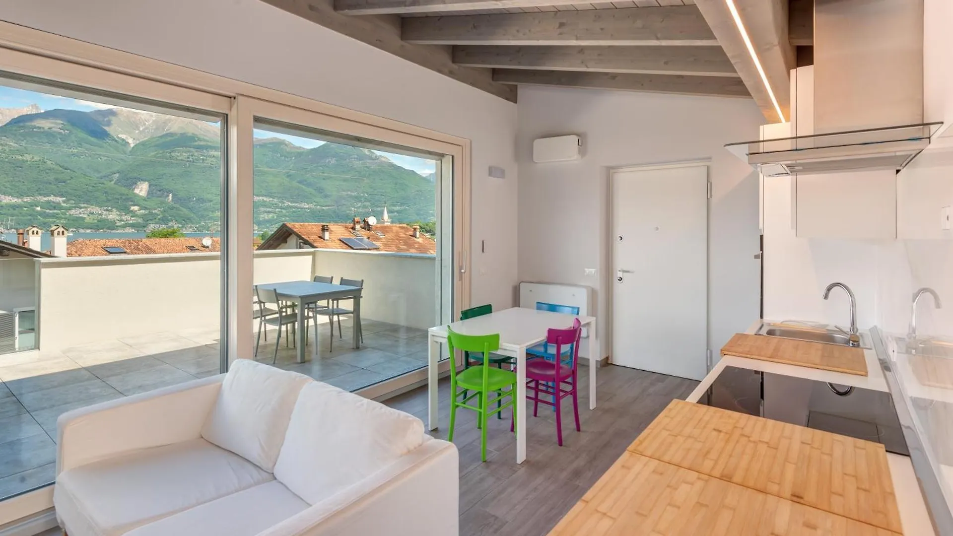 Villa Family With Pool And Amazing Panoramic Penthouse Colico Holiday home