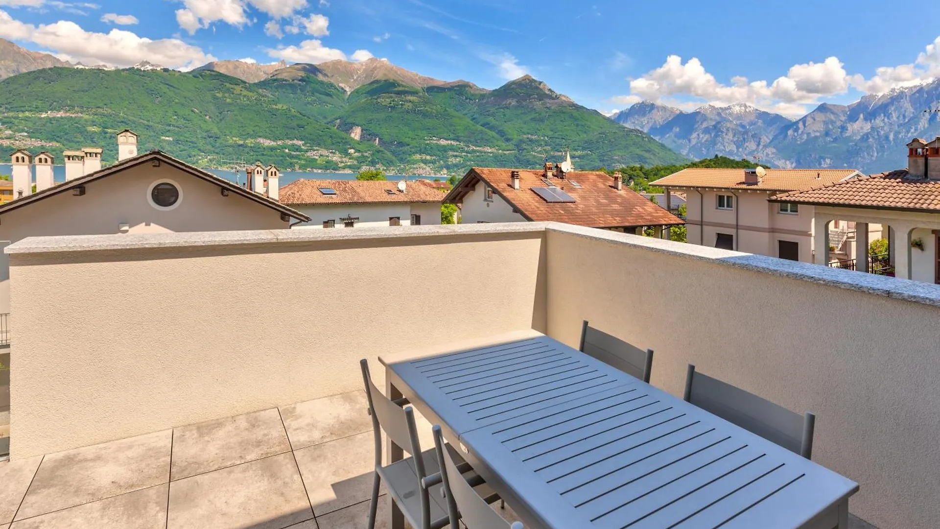 Villa Family With Pool And Amazing Panoramic Penthouse Colico 0*,  Italy