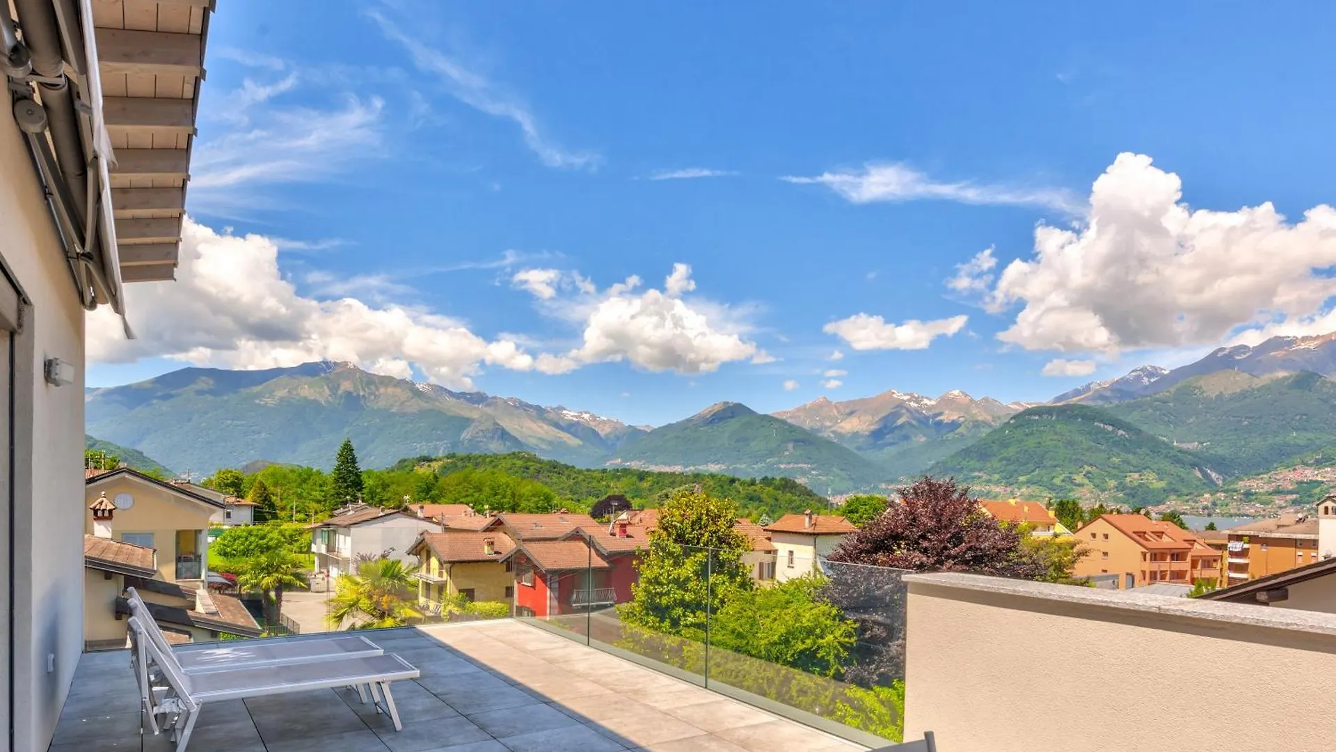 Villa Family With Pool And Amazing Panoramic Penthouse Colico Holiday home
