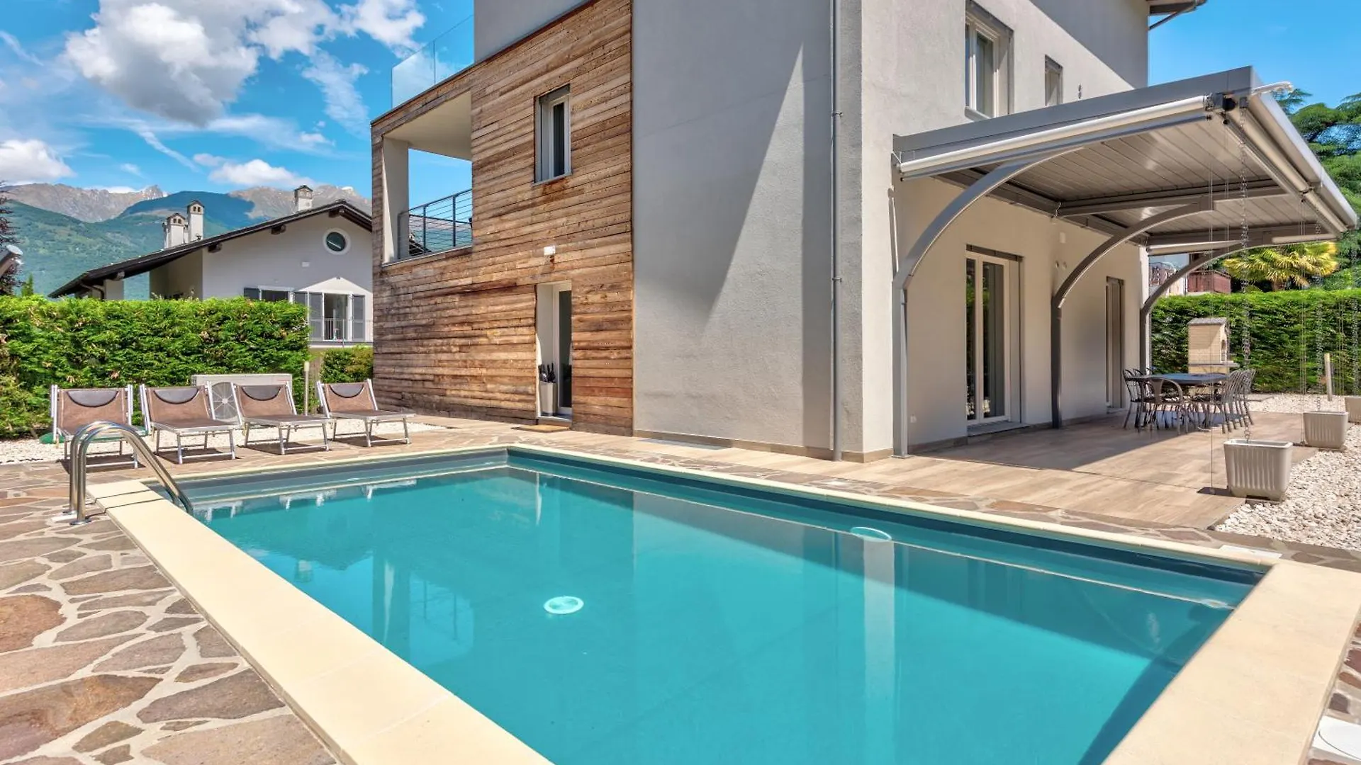 Villa Family With Pool And Amazing Panoramic Penthouse Colico 0*,