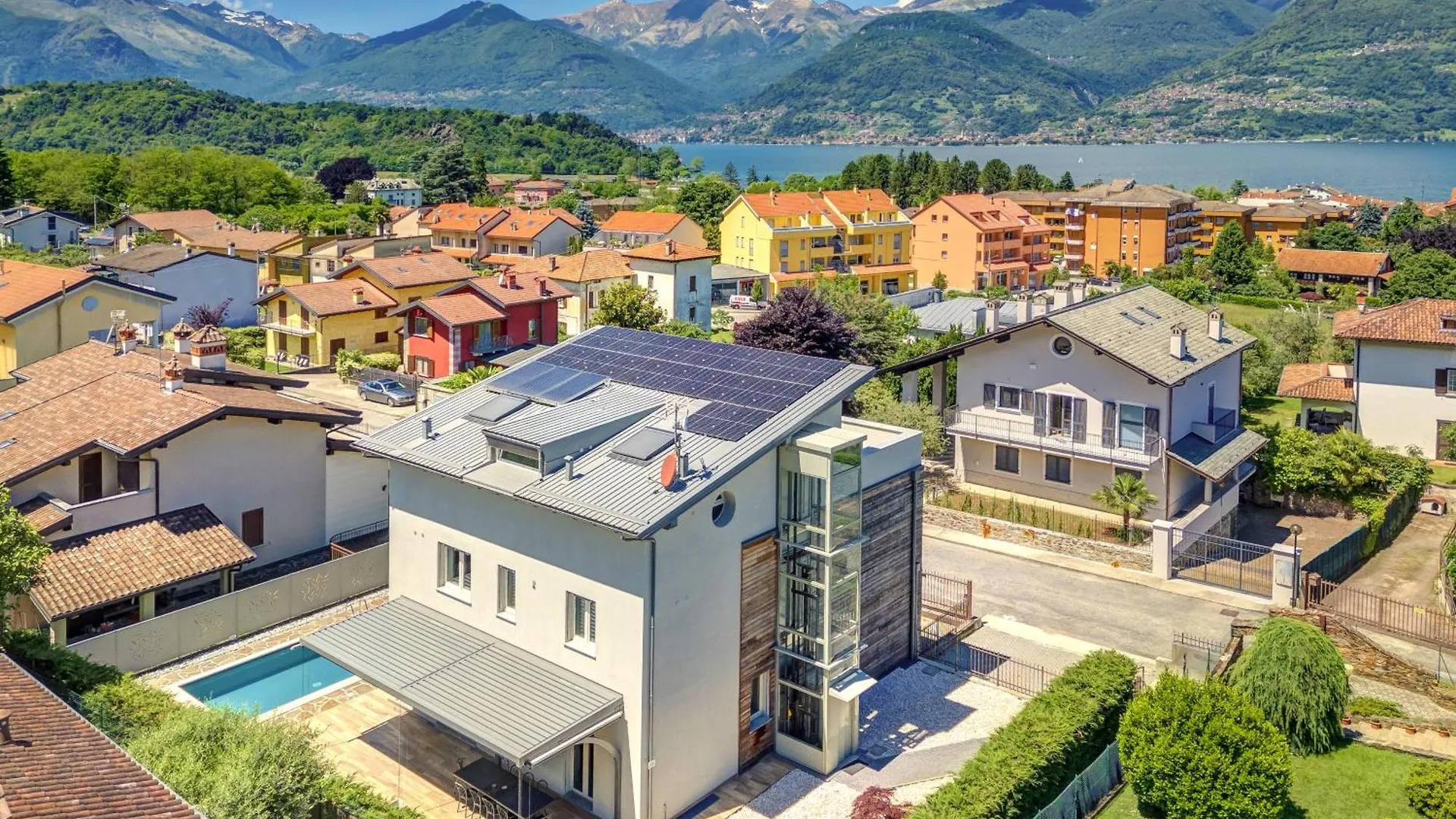 Villa Family With Pool And Amazing Panoramic Penthouse Colico 0*,  Italy