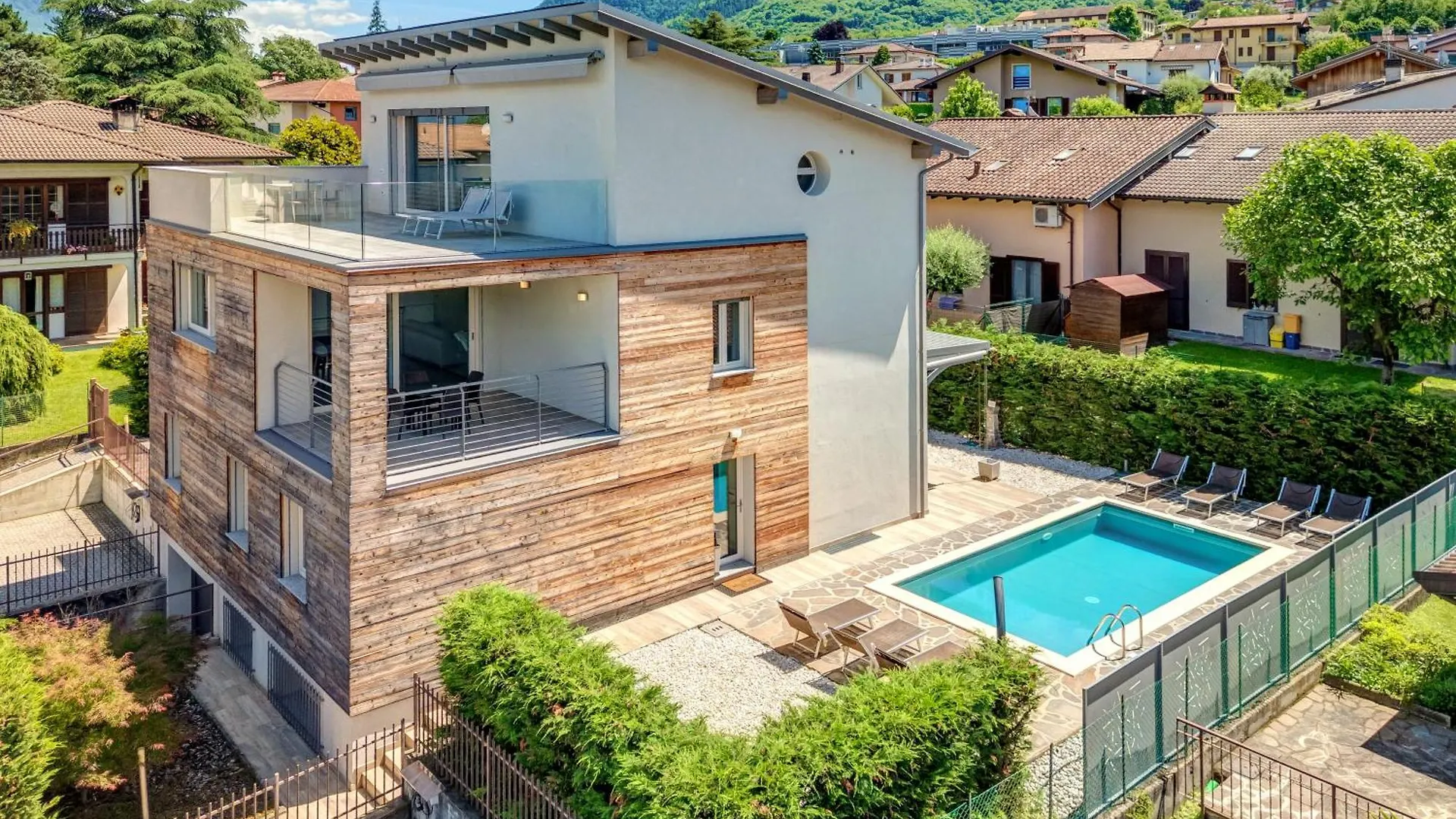 Holiday home Villa Family With Pool And Amazing Panoramic Penthouse Colico Italy