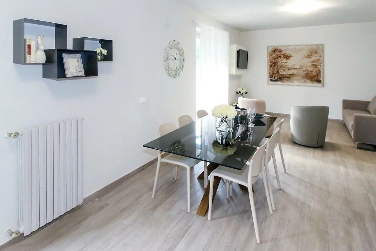 Villa Family With Pool And Amazing Panoramic Penthouse Colico Holiday home