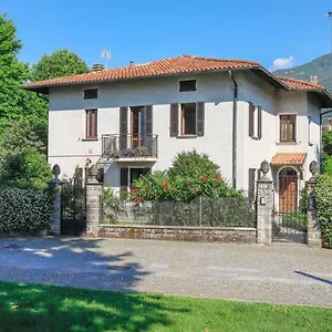 Casa vacanze Foreground - Pet Friendly Stay- Garden-parking-lake View- Bike Friendly House, Colico
