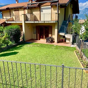 Casa vacanze Strawberry House, Colico