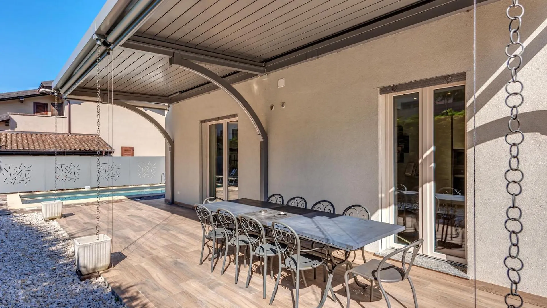 Villa Family With Pool And Amazing Panoramic Penthouse Colico